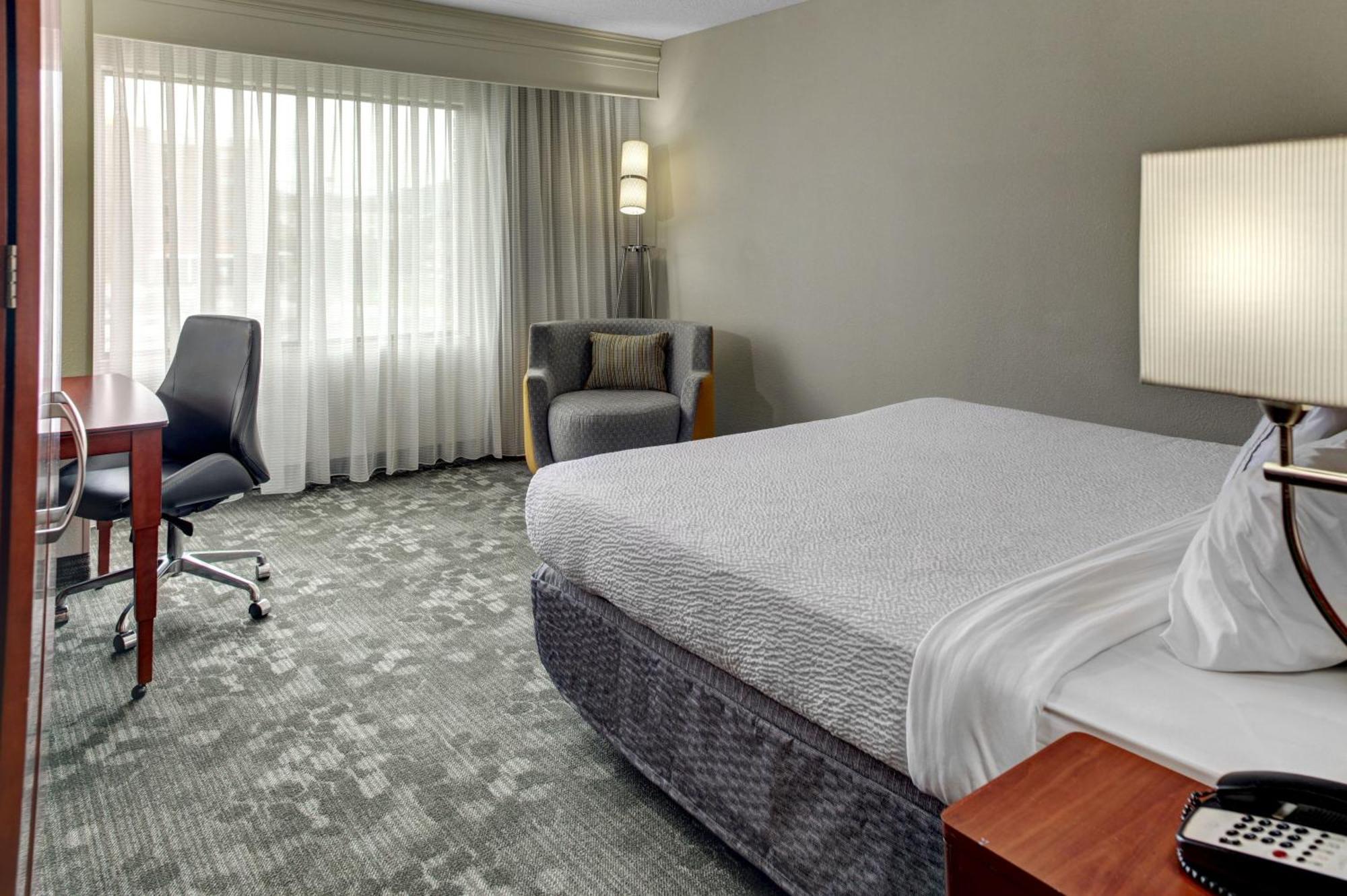 Courtyard By Marriott Anniston Oxford Hotel Buitenkant foto