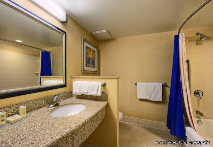 Courtyard By Marriott Anniston Oxford Hotel Buitenkant foto